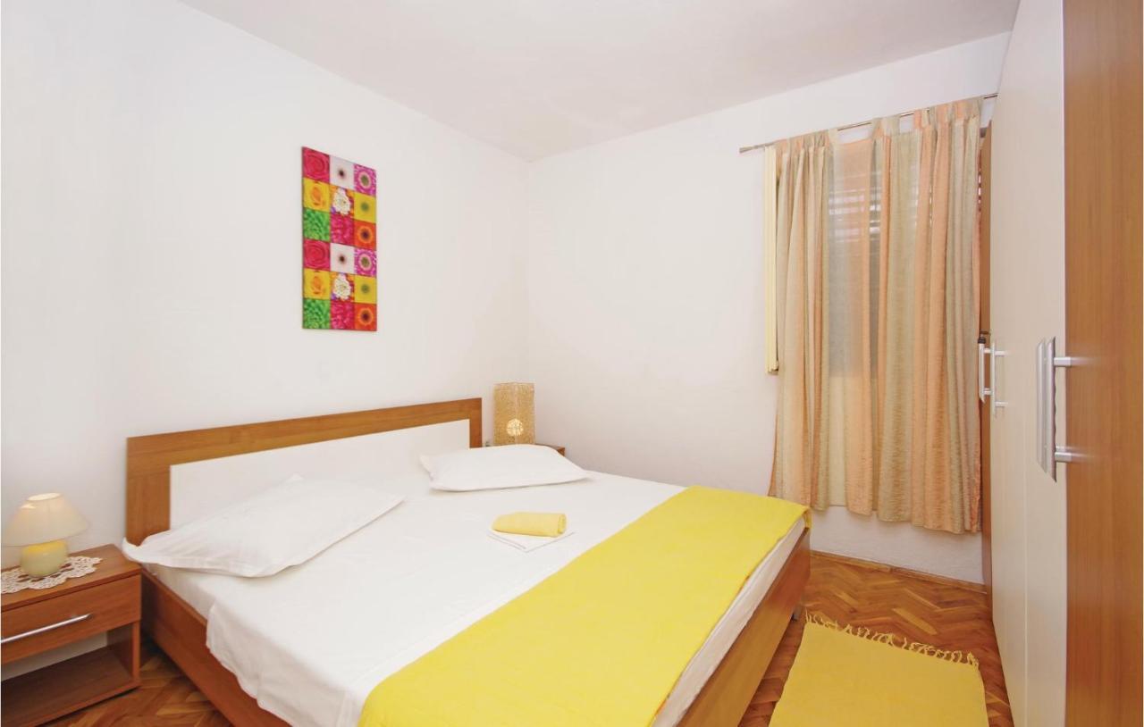 Cozy Apartment In Makarska With Kitchen מראה חיצוני תמונה